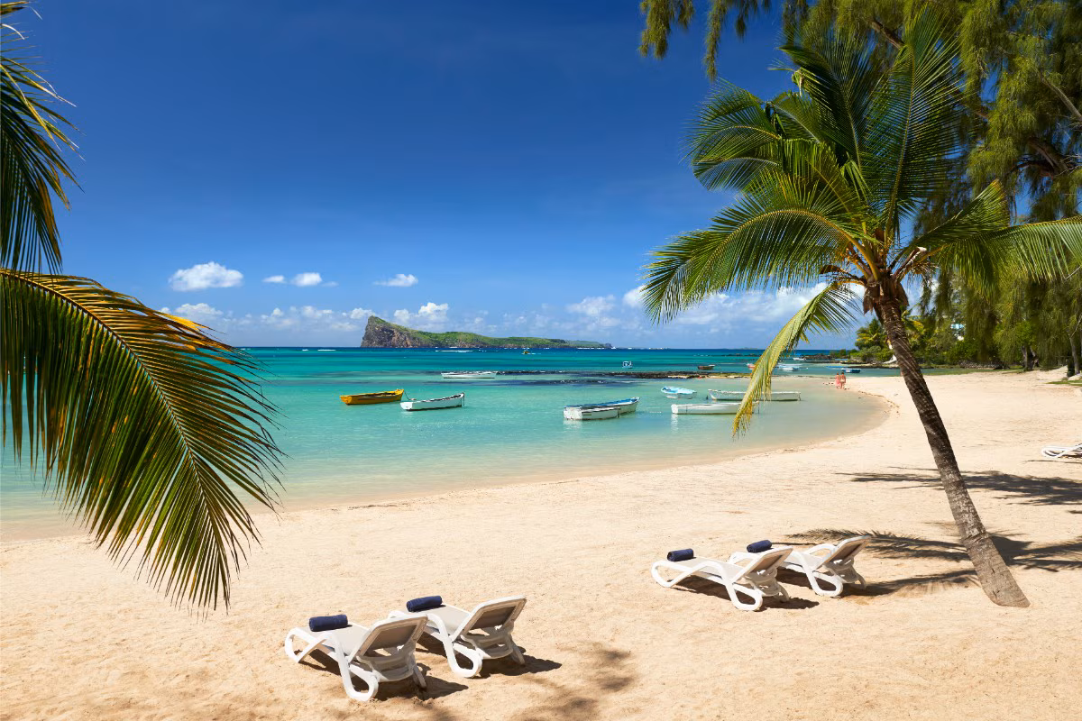 Hotel with 4 star / 4 nights 5 days mauritius land package